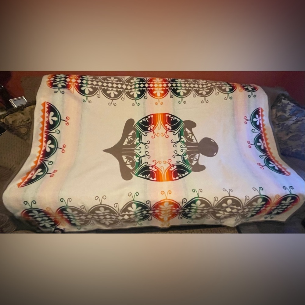 NWT Pendleton Creation Turtle Blanket with flaws